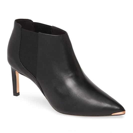 Ted Baker London – Stiefelette aus Leder mit spitzer Zehenpartie